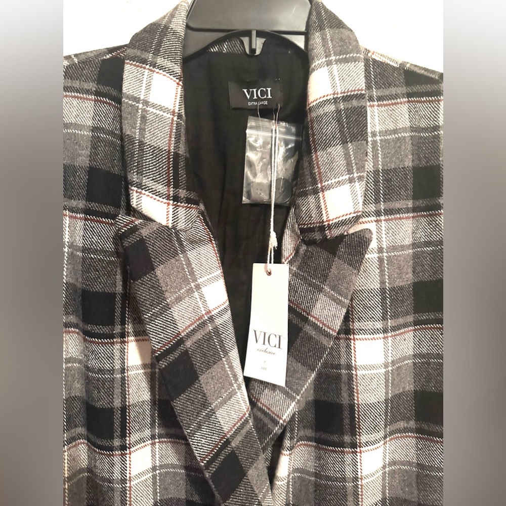 REDUCED 50%🩷⬇️NWT VICI Blazer Too//Two Button Closure Wool,Poly Lined / 12/14